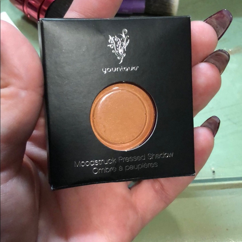 Younique moodstruck eyeshadow in witty